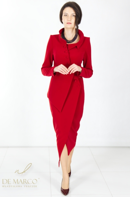 Unikatowa czerwona garsonka asymetryczna Astrid. Polskie szyte na miarę stylizacje dla kobiet sukcesu bizneswomen. Sklep internetowy De Marco