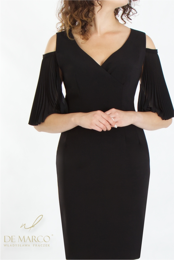 Exclusive slimming dress in the style of a little black dress. The most  fashionable black mini dresses from Władysława Frączek. De Marco online shop