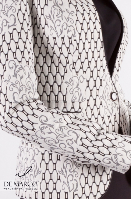 A beautiful jacquard costume with an original cut Kwiryna