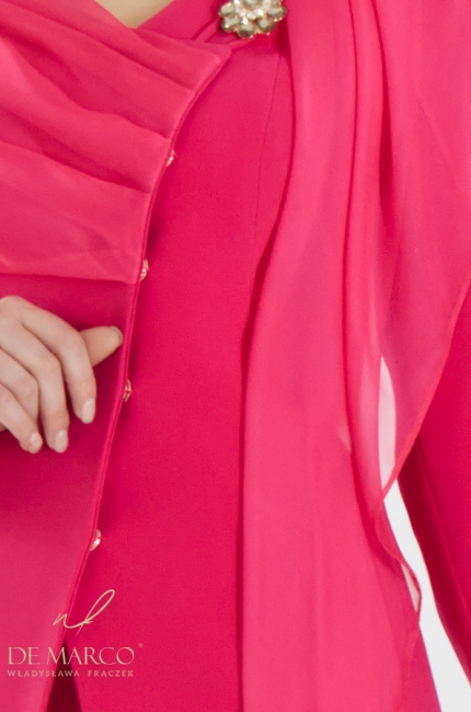 A two-piece styling in shades of pink, sewn in Poland. Polish producer De Marco