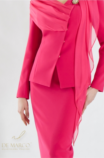 Luxurious women's clothing from De Marco. The most beautiful women's formal suits in shades of amaranth pink. Polish producer De Marco