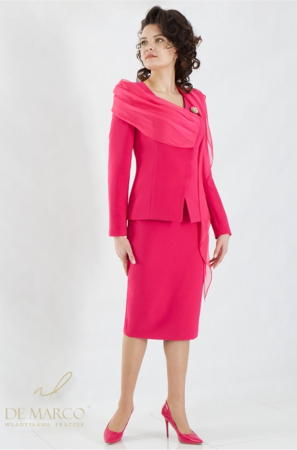The most fashionable pink women's sets and costumes with a skirt and scarf. De Marco online store