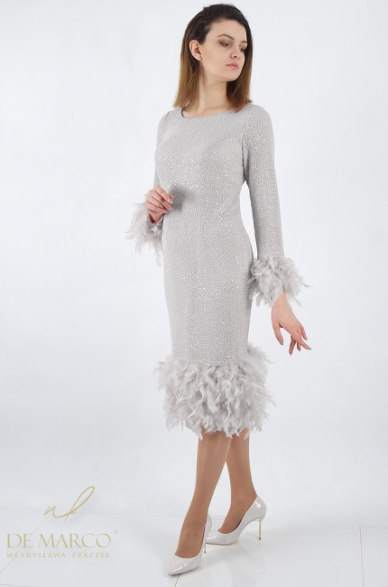 Fitted formal evening dress decorated with feathers. De Marco online store