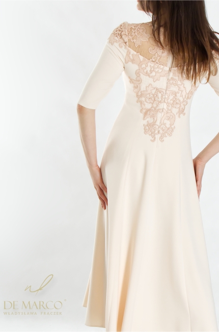 A tailor-made flared formal dress dedicated to the Wedding Mother. Polish producer De Marco