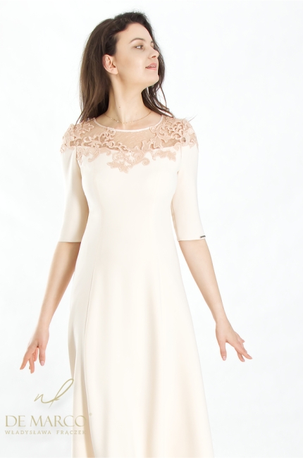 Romantic flared formal dress with lace application. Tailor-made tailoring fitted by De Marco