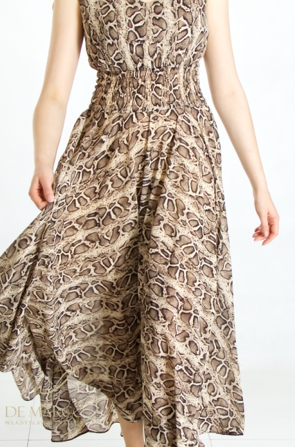 Midi maxi dress with a snake print. The most beautiful summer dresses with animal print. De Marco online store