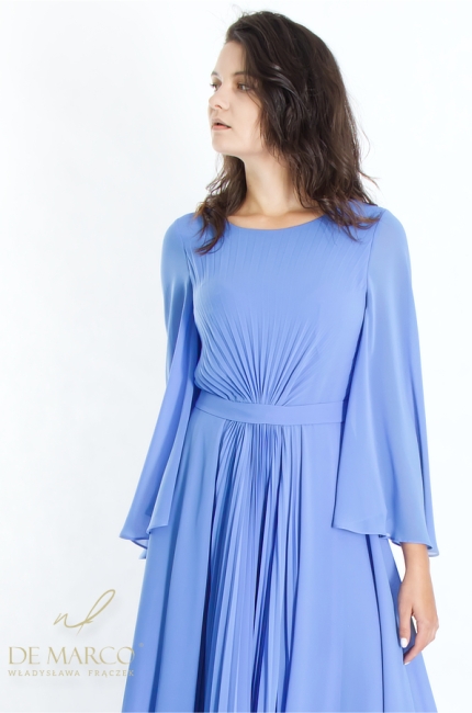 A modern romantic maxi dress for special occasions, perfect for summer. Polish producer De Marco