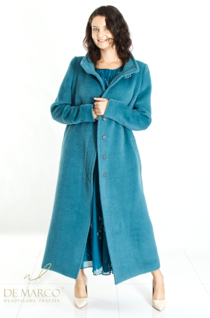 Modern long women's coat tied in wool. The most beautiful wool coats in turquoise. Polish manufacturer De Marco