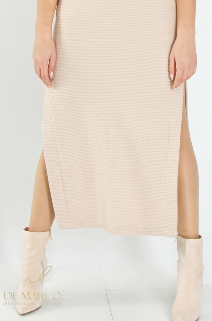 Comfortable knitted dresses for everyday wear in beige. Maxi knitted dress in an elegant shade of beige. Polish manufacturer De Marco